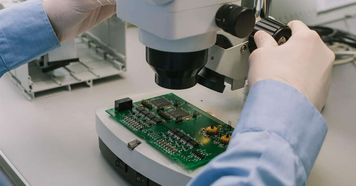 Printed Circuit Board Manufacturing Techniques - An Overview